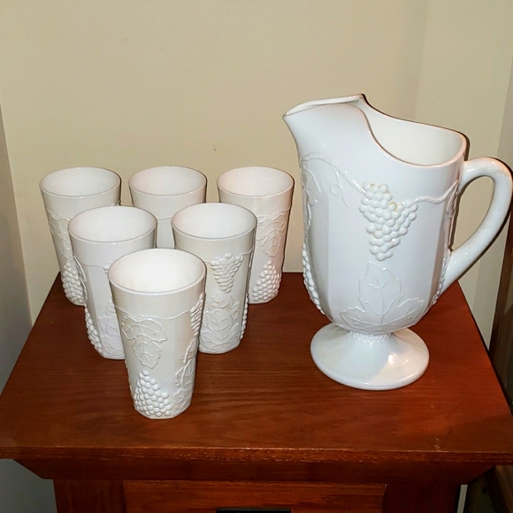Vintage Indiana Milk Glass Pitcher w/6 Tumblers. Harvest Grape. - Picture 1 of 7